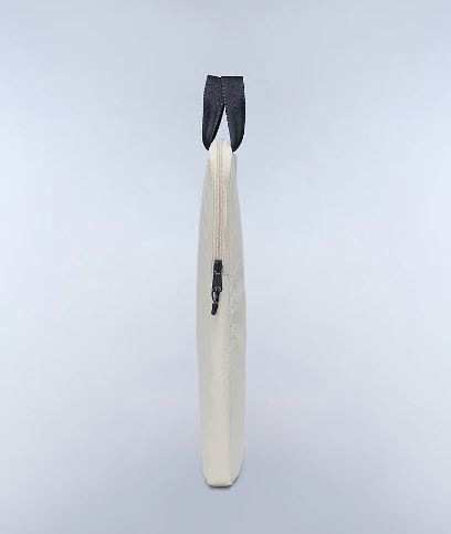 18737053-2.jpg